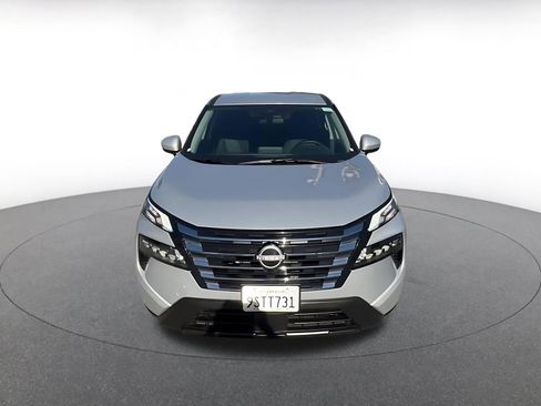 Used 2025 Nissan Rogue SV image 4