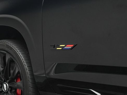 Used 2025 Cadillac Escalade V w/ LPO, ONYX Package image 41