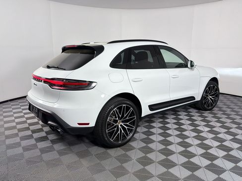 Certified 2026 Porsche Macan AWD/4WD image 9