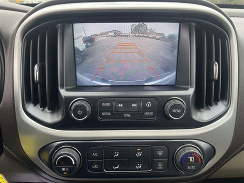 Used 2017 GMC Canyon SLT w/ Driver Alert Package image 8