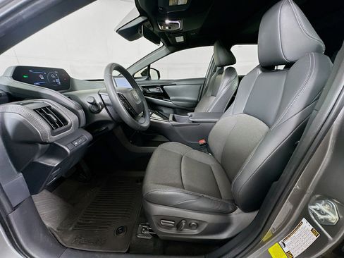 Used 2025 Toyota bZ4X FWD image 13