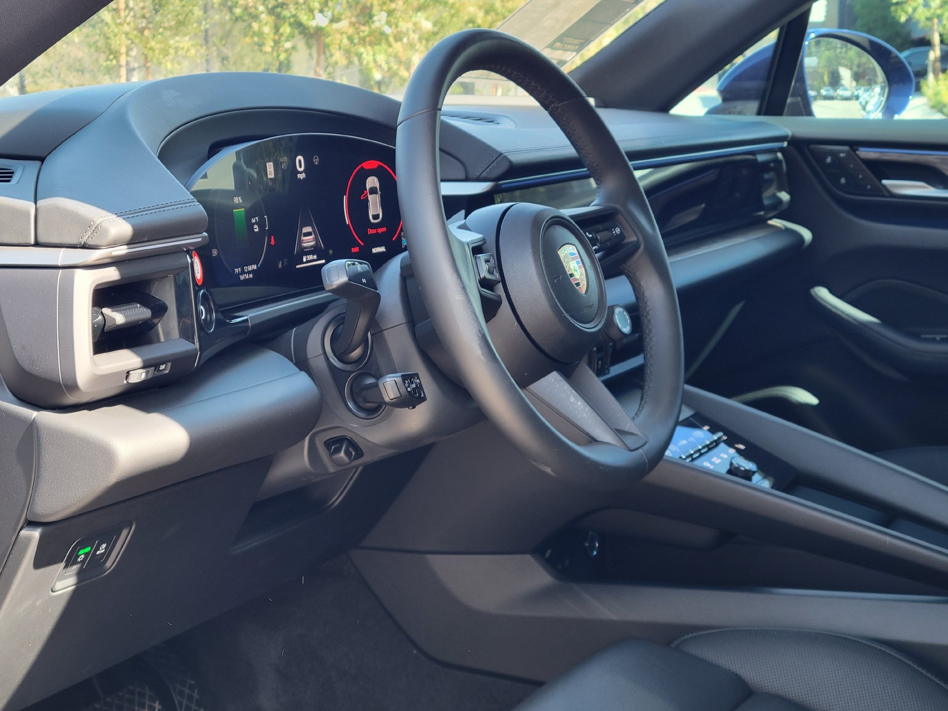 Certified 2024 Porsche Macan 4 Electric AWD/4WD image 4