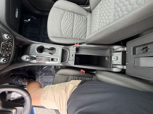 Used 2019 Chevrolet Equinox LT FWD image 19