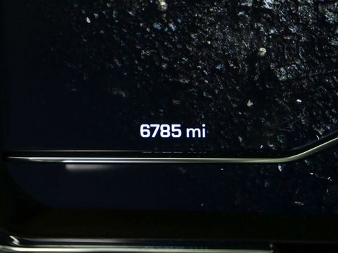 Used 2024 Chevrolet Silverado 1500 LT Trail Boss w/ Convenience Package II image 9