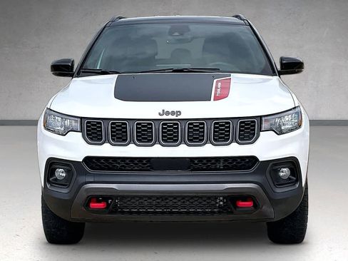 Used 2025 Jeep Compass Trailhawk AWD/4WD image 6