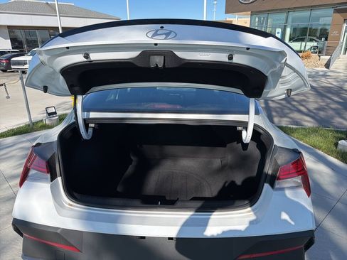 New 2025 Hyundai Elantra SEL FWD image 11