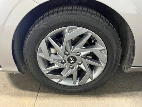 Used 2024 Hyundai Elantra SEL FWD image 28