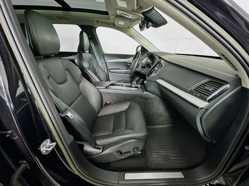 Used 2023 Volvo XC90 B5 Core w/ Protection Package Premier image 34