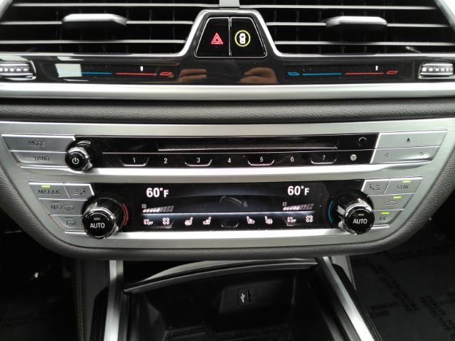 Used 2019 BMW 750i w/ Executive Package RWD image 52