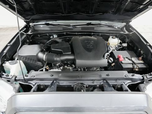 Used 2021 Toyota Tacoma TRD Off-Road AWD/4WD image 37