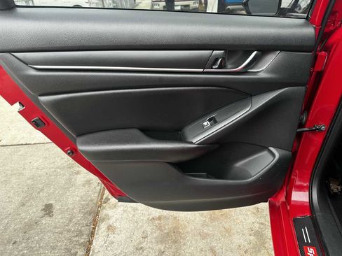 Used 2019 Honda Accord Sport image 14