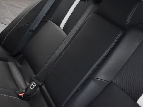 Used 2025 Toyota Camry SE image 30