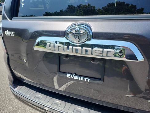 Used 2023 Toyota 4Runner Limited AWD/4WD image 4