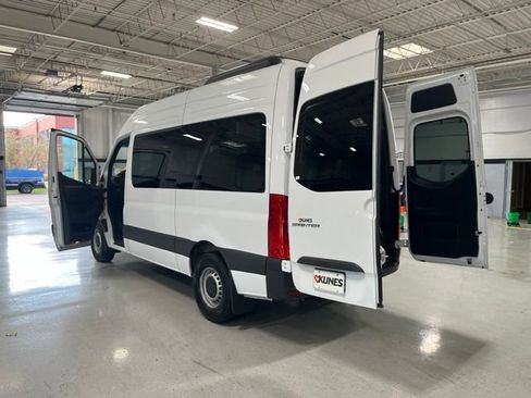 Used 2024 Mercedes-Benz Sprinter 2500 image 26