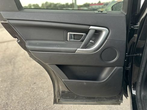 Used 2017 Land Rover Discovery Sport HSE AWD/4WD image 22