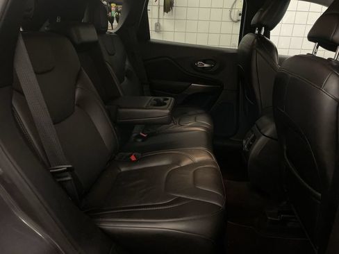 Used 2020 Jeep Cherokee Limited AWD/4WD image 19