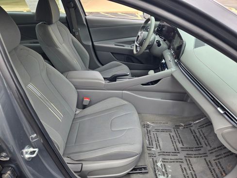 Used 2024 Hyundai Elantra SEL FWD image 7