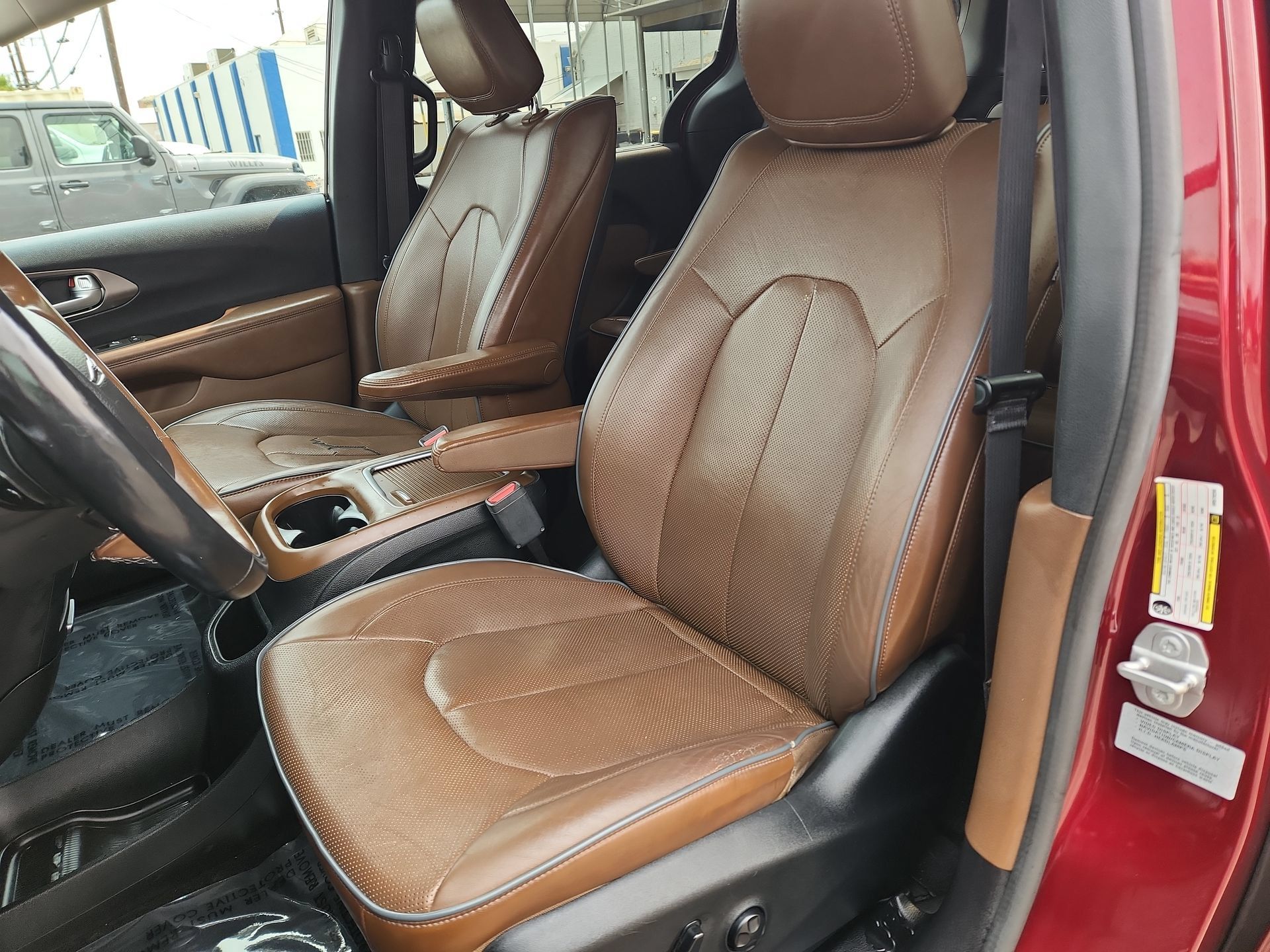 Certified 2017 Chrysler Pacifica Limited FWD image 13