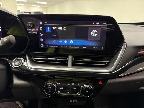 Used 2025 Chevrolet Trax RS w/ Driver Confidence Package FWD image 17