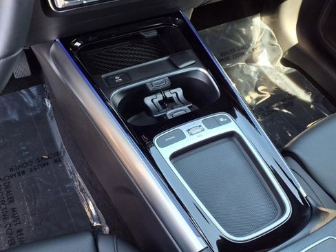 Used 2025 Mercedes-Benz GLA 250 image 32