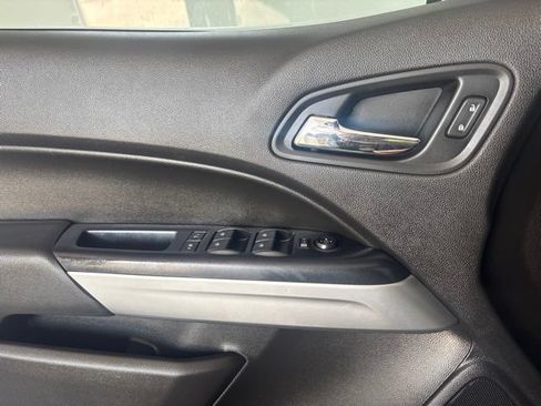 Used 2018 Chevrolet Colorado LT AWD/4WD image 16