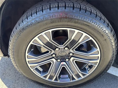 Used 2024 Jeep Wagoneer L Series II image 14