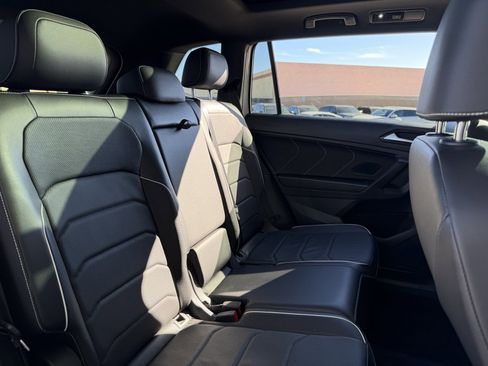 Used 2022 Volkswagen Tiguan SEL R-Line image 39