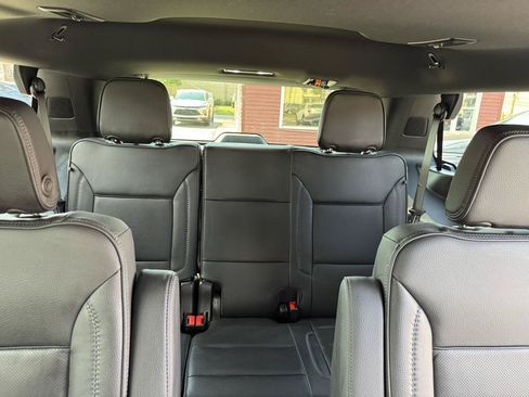 Used 2026 GMC Yukon Denali w/ Sun & Power Step Package AWD/4WD image 11