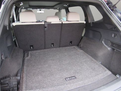 Used 2021 Volkswagen Tiguan SE R-Line image 35