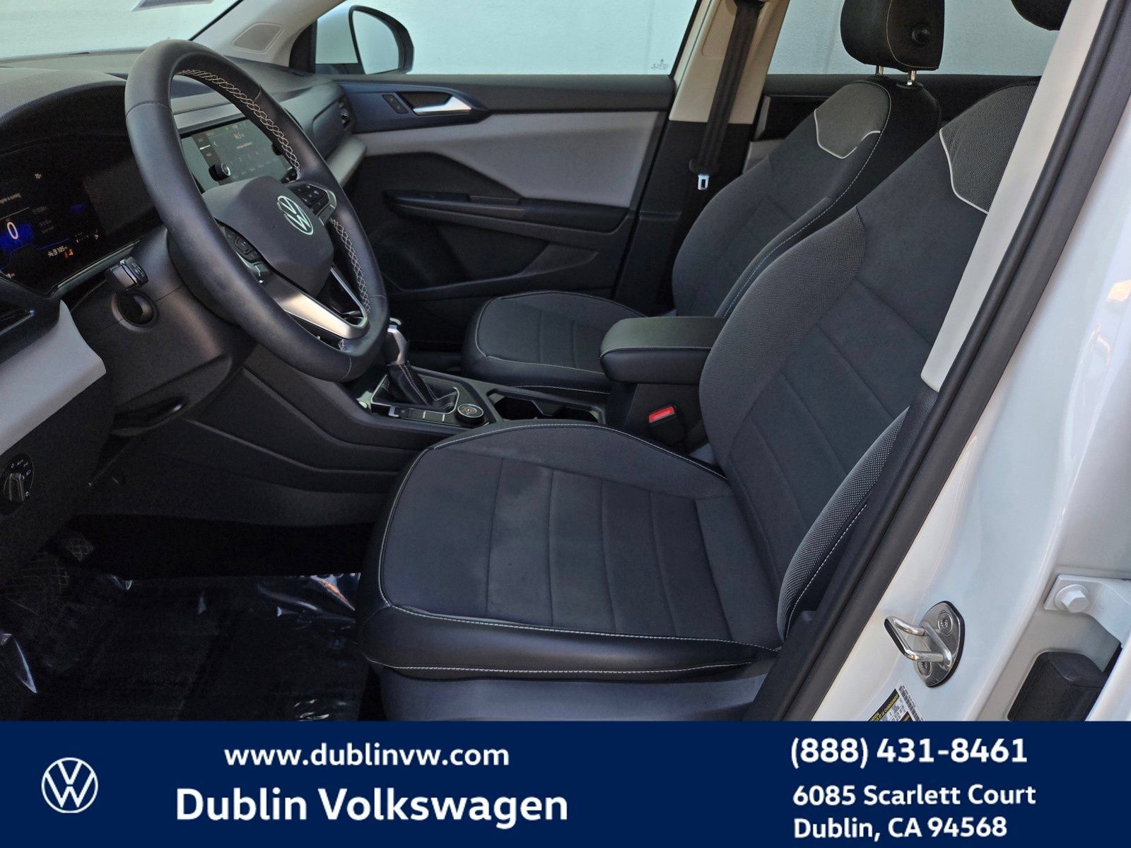 Certified 2023 Volkswagen Taos SE w/ Panoramic Sunroof Package AWD/4WD image 16