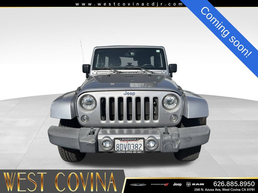 Used 2018 Jeep Wrangler Unlimited Sahara w/ Connectivity Group AWD/4WD image 3