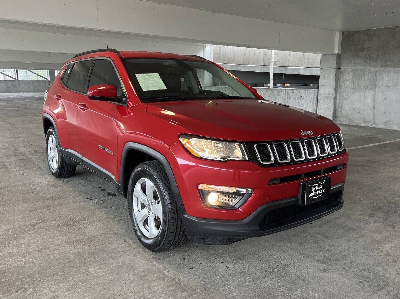 Used 2018 Jeep Compass Latitude AWD/4WD image 9
