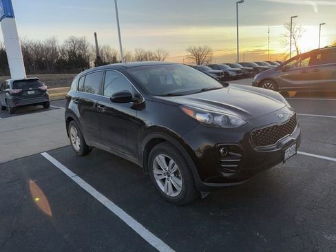 Used 2019 Kia Sportage LX image 3