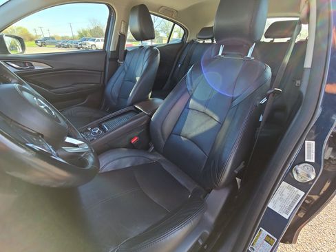 Used 2018 MAZDA MAZDA3 Grand Touring image 11