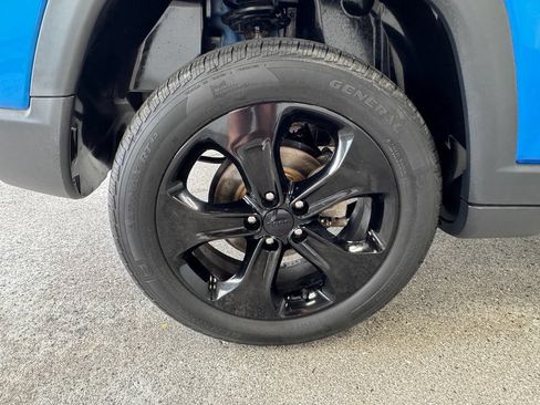 Used 2018 Jeep Compass Latitude w/ Popular Equipment Group AWD/4WD image 25