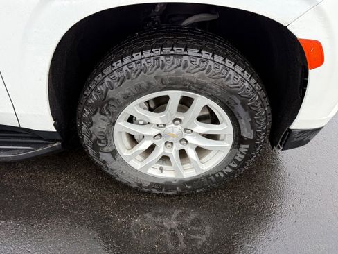 Used 2023 Chevrolet Suburban LT image 11