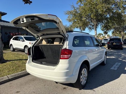 Used 2016 Dodge Journey SE w/ Flexible Seating Group image 19
