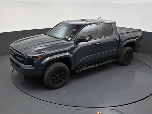 Used 2024 Toyota Tacoma SR5 RWD image 12