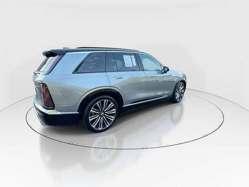 Used 2026 Cadillac Vistiq Premium Luxury AWD/4WD image 8