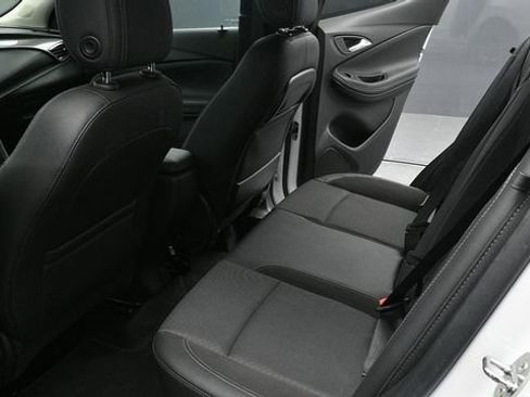 Used 2022 Buick Encore GX Preferred w/ Sport Touring Package FWD image 11