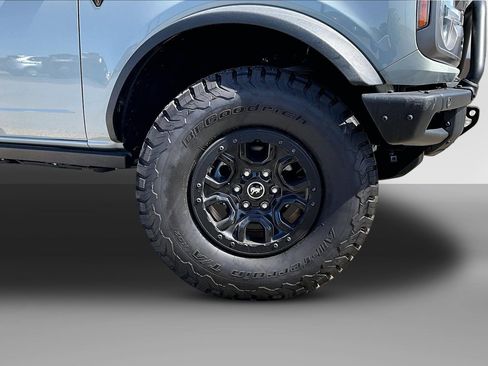 Used 2021 Ford Bronco Badlands image 2