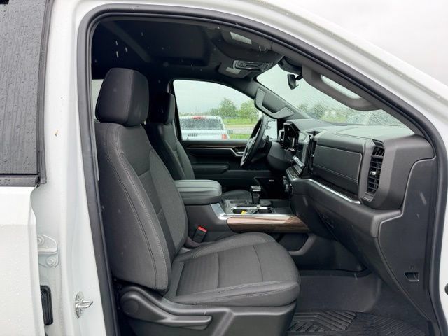 Used 2026 Chevrolet Silverado 1500 RST AWD/4WD image 11