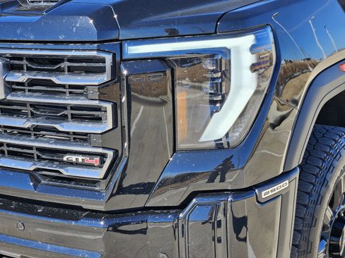 Certified 2025 GMC Sierra 2500 AT4 w/ AT4 Premium Plus Package image 11