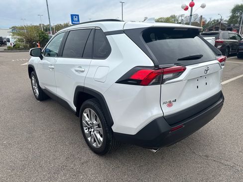 Used 2025 Toyota RAV4 XLE Premium w/ Weather Package AWD/4WD image 5