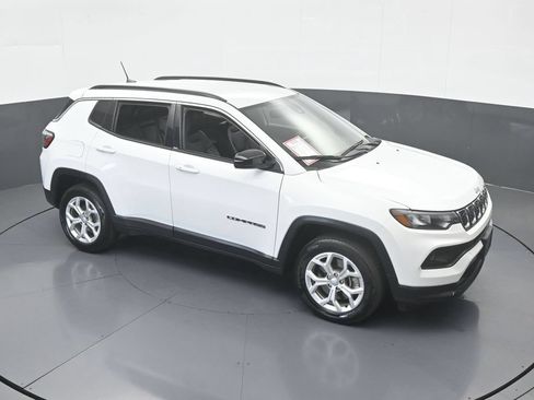 Used 2024 Jeep Compass Latitude AWD/4WD image 48