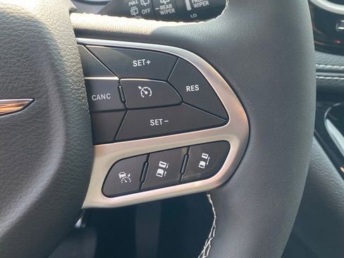 New 2026 Chrysler Pacifica Select image 19