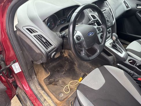 Used 2014 Ford Focus SE w/ SE Sport Package FWD image 11
