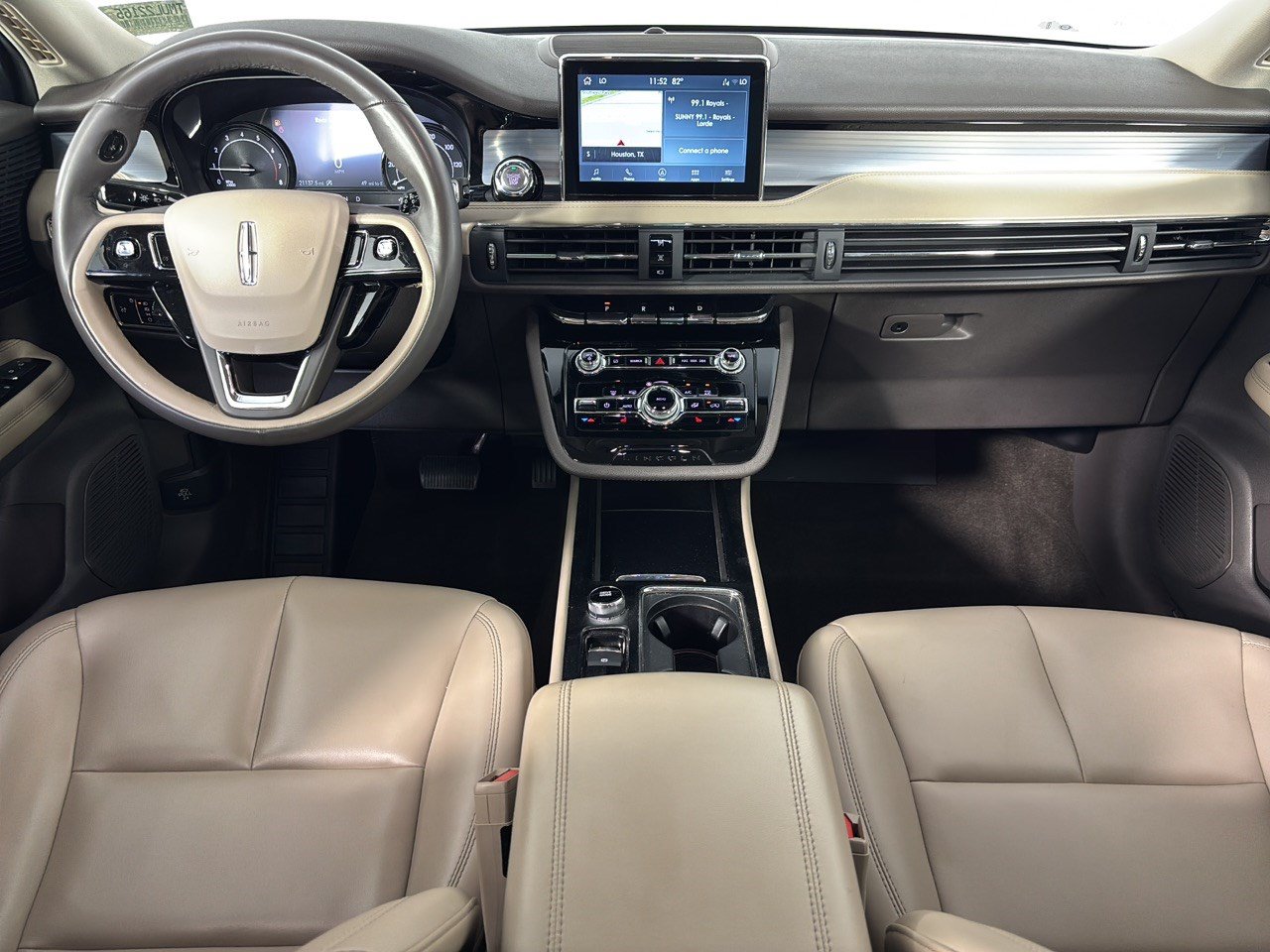 Used 2021 Lincoln Corsair FWD w/ Convenience Package image 17