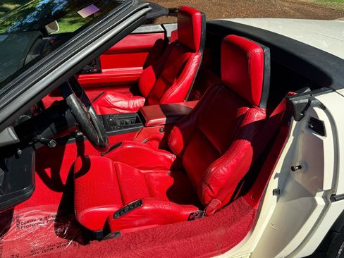 Used 1988 Chevrolet Corvette Convertible RWD image 18