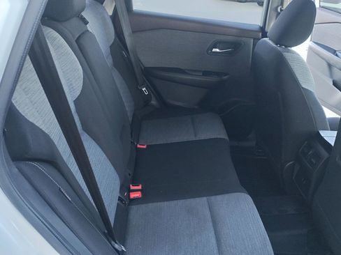 Used 2023 Nissan Rogue SV image 34